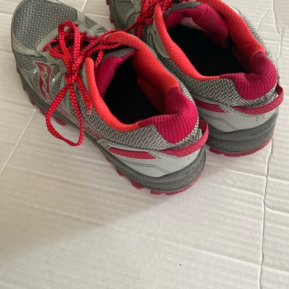 Size 9.5 - Saucony Excursion TR 11 Gray - S10392-1 - Picture 3 of 5